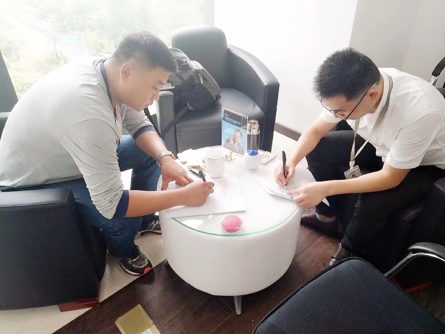 熱烈祝賀王總簽約創(chuàng)綠家鄭州市區(qū)級代理！