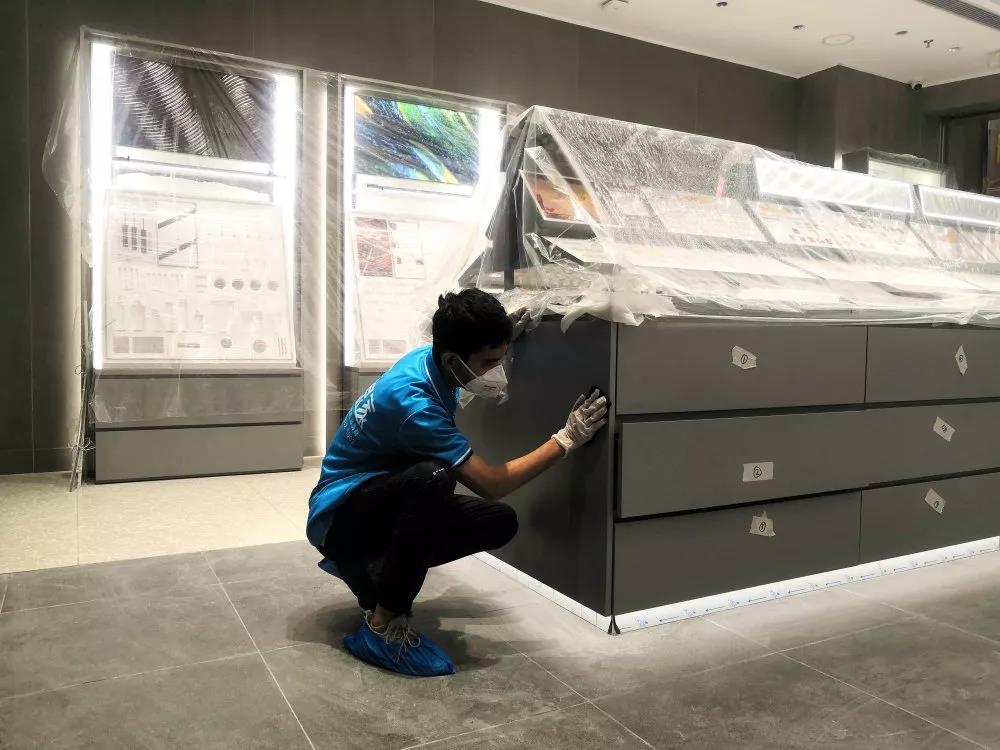 完美日記是一個國產(chǎn)大眾美妝品牌，價格良心堪稱國貨之光，也深受年輕人喜愛。