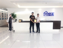 熱烈祝賀劉總夫婦簽約創綠家市縣級代理!